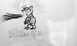 Eine Zeichnung mit schwarzer Zeichenkreide gefertigt. Sie zeigt links eine Figur im Profil, um sie herum ist eine Art Aura und es wird ihr Atem eingehaucht