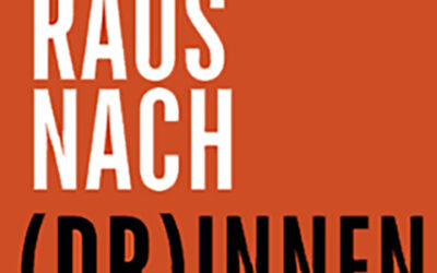 Keyvisual „RAUS NACH (DR)INNEN“ – typografisches Titelmotiv auf orange für das Theaterprojekt AVP Xchange in Düsseldorf.