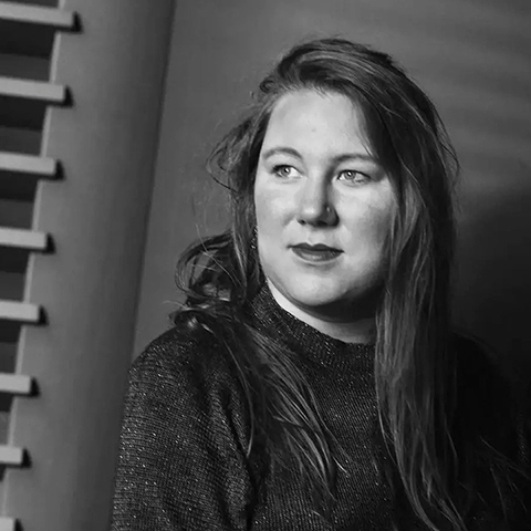 SW-Porträt von Marlene, der Regisseurin des Theaterstücks 'Sag doch was!', das im TheaterLabor TraumGesicht in Düsseldorf Premiere feiert.