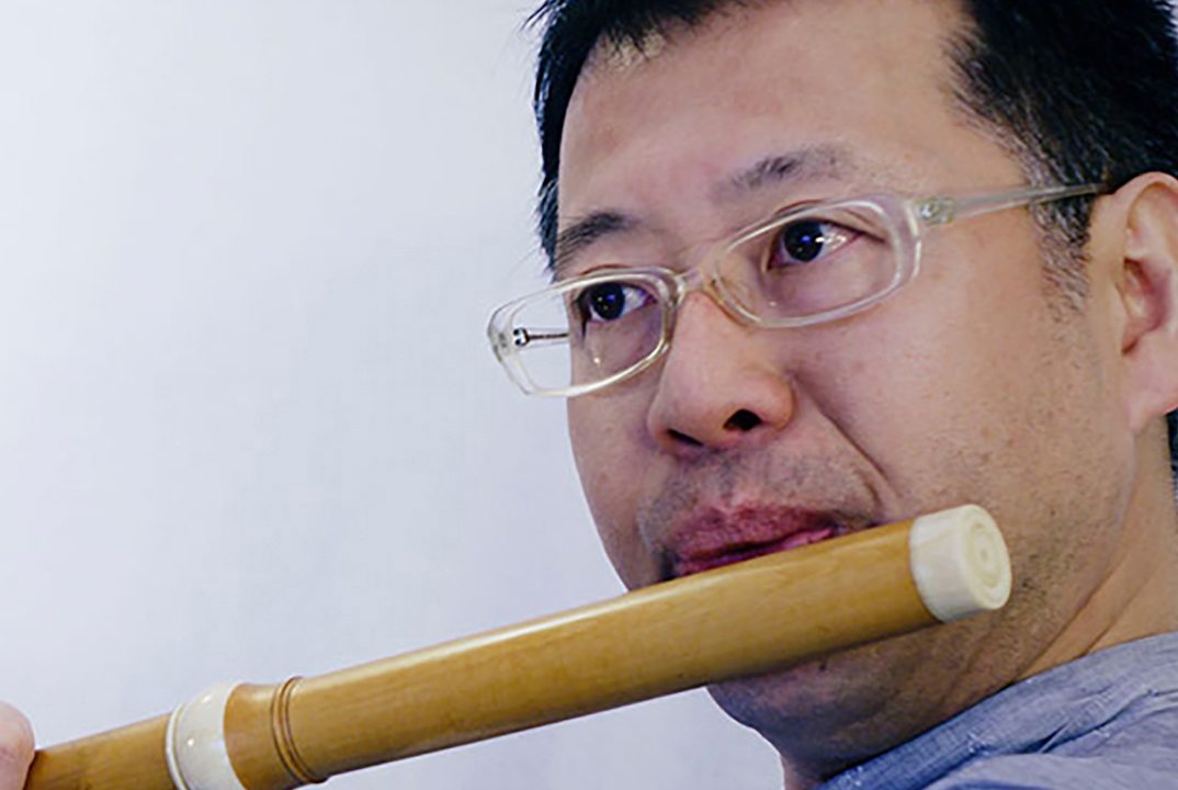 Ikutaro Igarashi mit barocker Traversflöte beim Solokonzert „Perlen des Barock“ im TheaterLabor TraumGesicht in Düsseldorf
